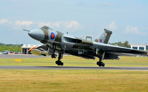 Avro Vulcan landing
