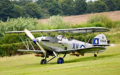 Hawker hind k5414 landing at shuttleworth    | warbirds online