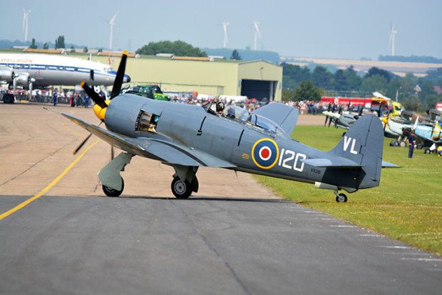 Hawker sea fury t. 20 vx281    | warbirds online