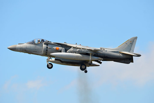 McDonnell Douglas EAV-8B Harrier Matador II Plus No 25 Spanish Navy- Farnborough 2014 - hovering in front of crowd