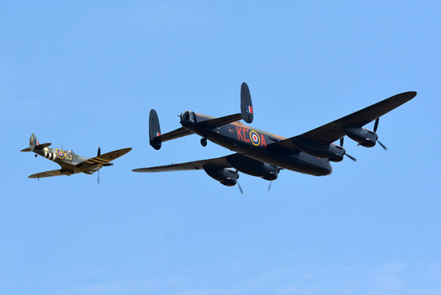 BBMF Supermarine Spitfire MK356 Mk-LFIXe & Lancaster PA474 Duxford Flypast Legends 2014