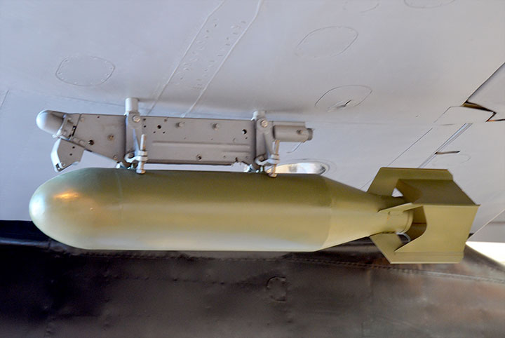Douglas-A20G-Havoc-wing-bomb-mount.jpg