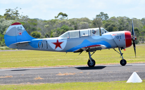 Yakovlev Yak-52 arrives at Great Eastern Fly In
