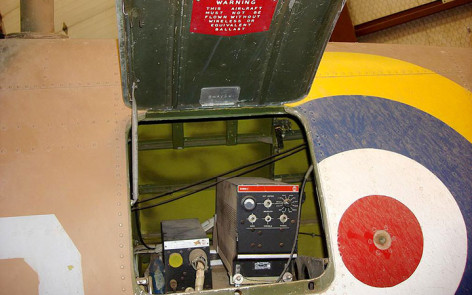 Spitfire MH415 equipment
