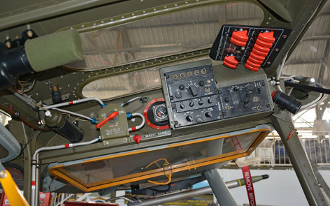 Cessna O-1G Bird Dog VH-XVB - radios & overhead panels