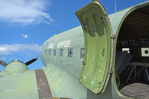 Douglas Dakota C-47A 14050 25495 foward view