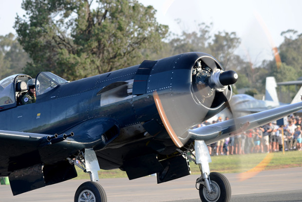 Chance vought f4u-5n corsair bu no 124493 vh iii warming up at temora 2015    | warbirds online