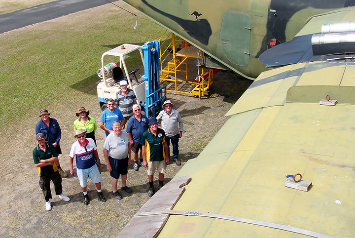 DHC4 Caribou A4-228 volunteers