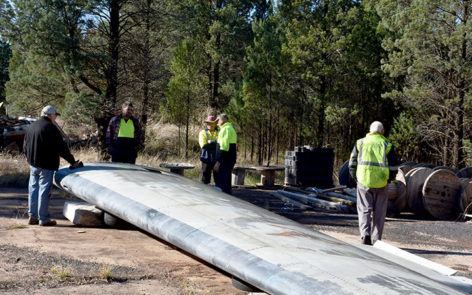 HARS volunteers contemplate work to restore the Lockheed P2V Neptune wing