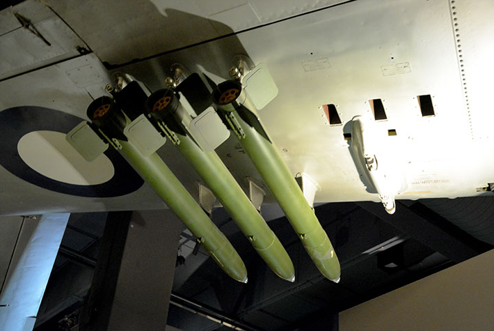 Mustang A68-648 HVAR rockets