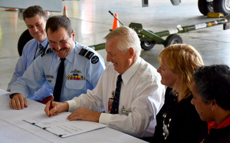 Chief of Air Force Air Marshal Leo Davies AO CSC, HARS President Bob De La Hunty, Mayor of Shoalhaven Amanda Findley and indigenous elder Aunty Lindy Lawler