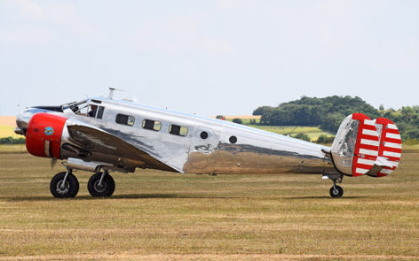 Classic Formation Beechcraft 18 Red N21FS