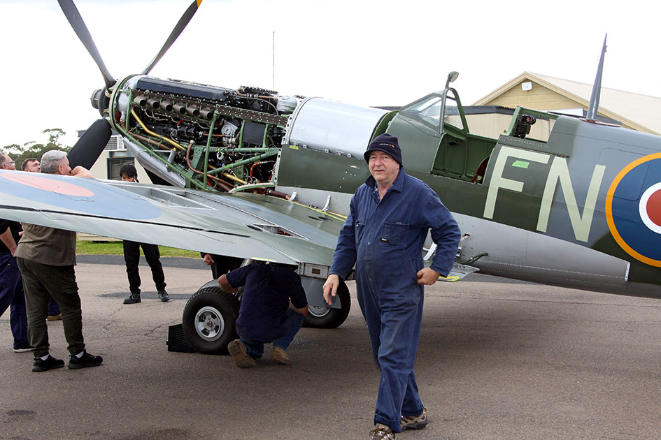Alf Morgan VFR engine specialist is happy with the engine run of MH603