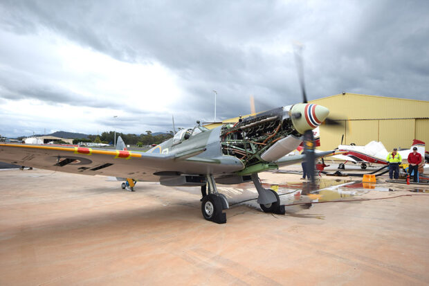 Supermarine Spitfire Mk IX MH603 Merlin engine run up